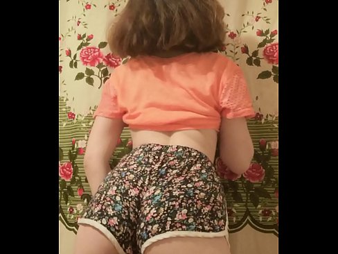 ❤️ Donec puer parvulus expolians bracae eius in camera Sluts apud nos