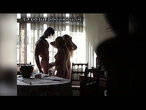 ❤️ Sexus amici invitant hominem gigantem et threesome cum eo Sluts apud nos